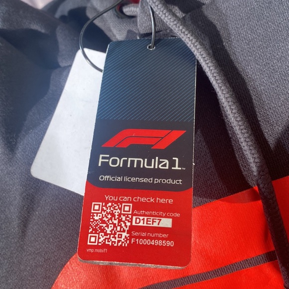 FORMULA 1 OFFICIAL PRODUCT SIZE XL Hooded sweatshirt black with F1 red logo NWT - Picture 4 of 11